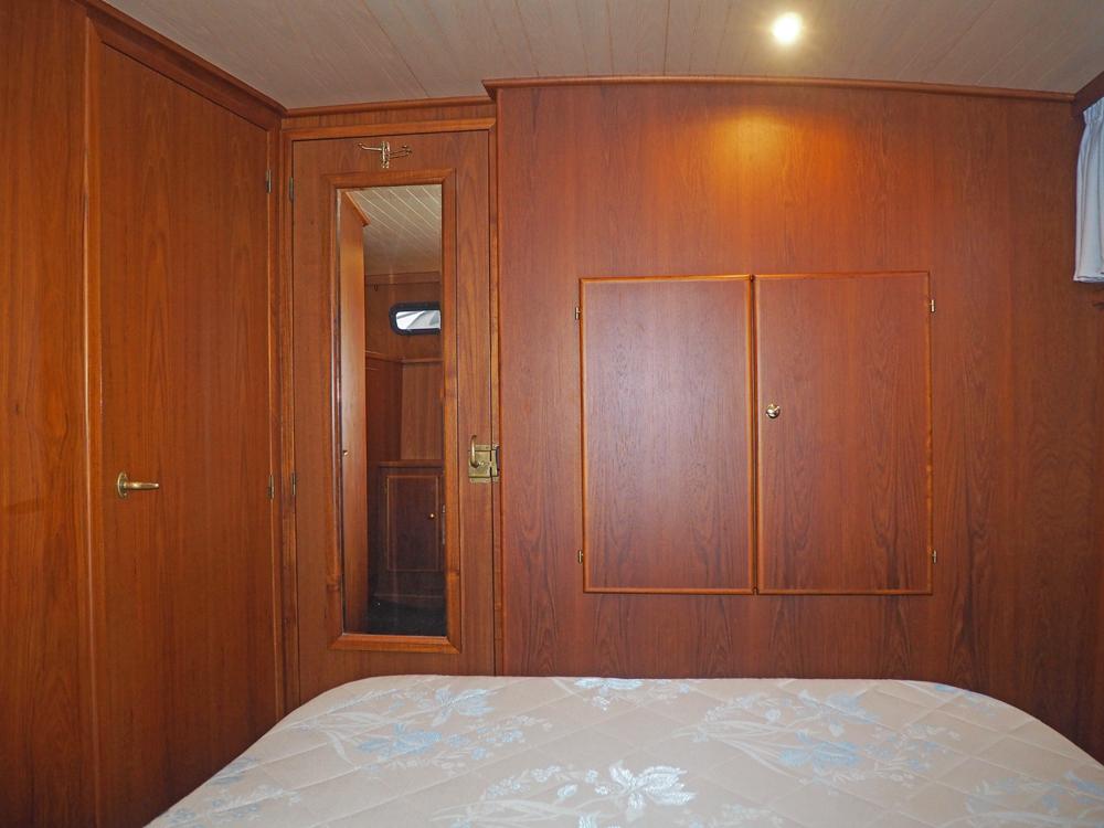 Aft cabin, Accommodation